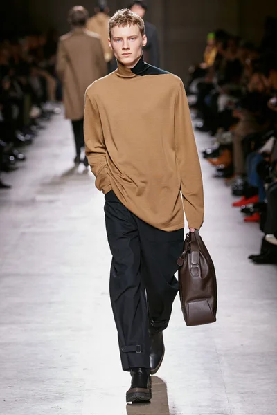 Look 4
